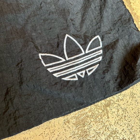 Vintage Adidas 90's Men's Embroidered Trefoil Nylon Shorts Sz M - Picture 10 of 11